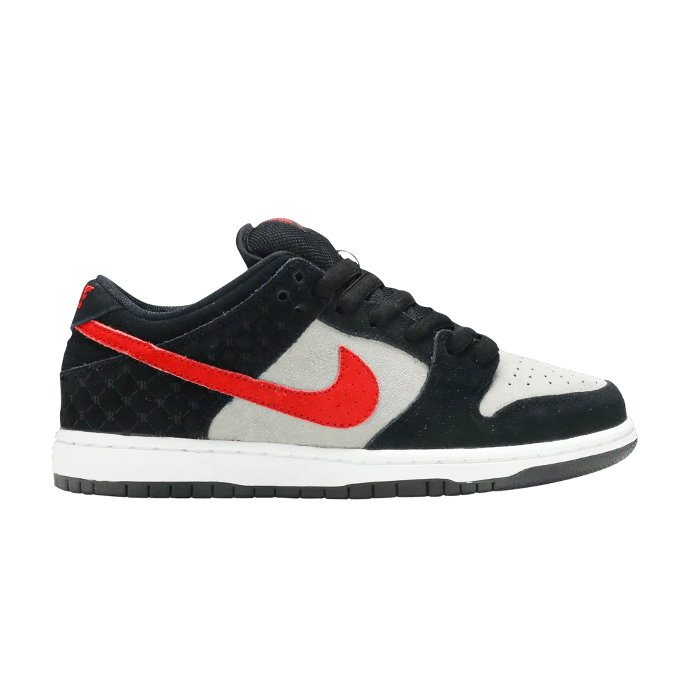 Krossovki-Primitive-x-Nike-Dunk-Low-Premium-SB-Primitive