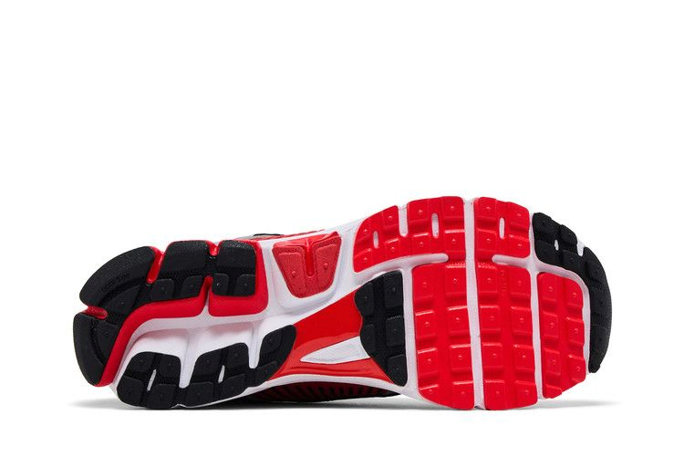 Кроссовки Nike Air Zoom Vomero 5 'Bright Crimson Metallic Silver'