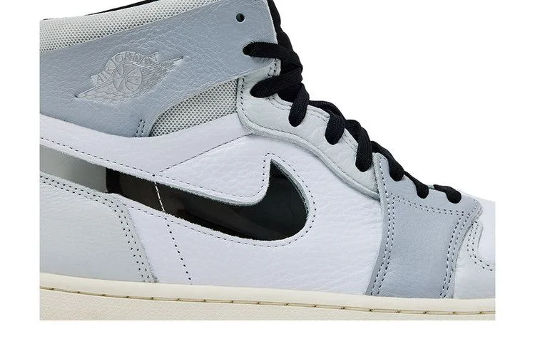 Кроссовки Wmns Air Jordan 1 High Zoom Comfort 2 'Chrome Swoosh'