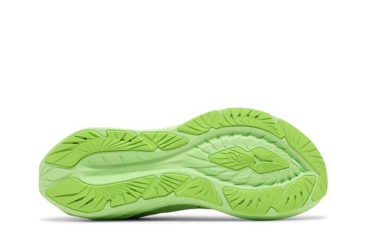 Кроссовки ASICS Novablast 4 Wide 'Illuminate Green'