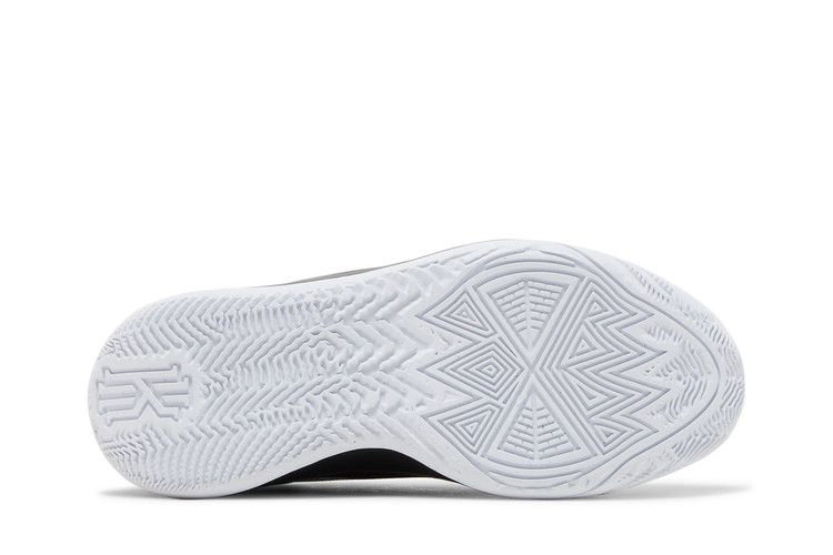 kyrie-flytrap-6-gs-black-white-dq8094-009_03