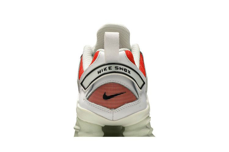 Кроссовки Nike Wmns Shox Nova 'White Team Orange'