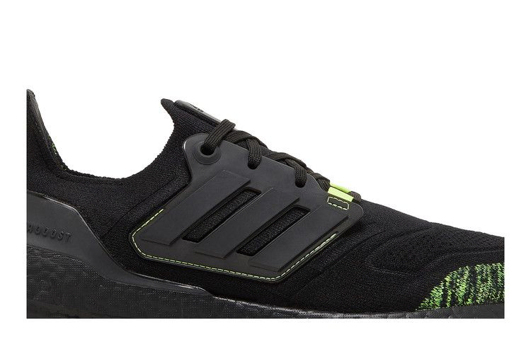 Кроссовки adidas UltraBoost 22 'Black Solar Yellow'