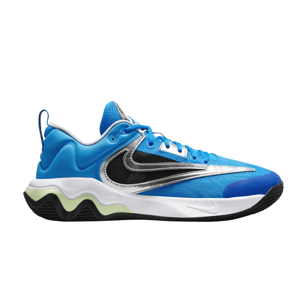 Krossovki-Nike-Giannis-Immortality-3-Ode-To-Your-First-Love