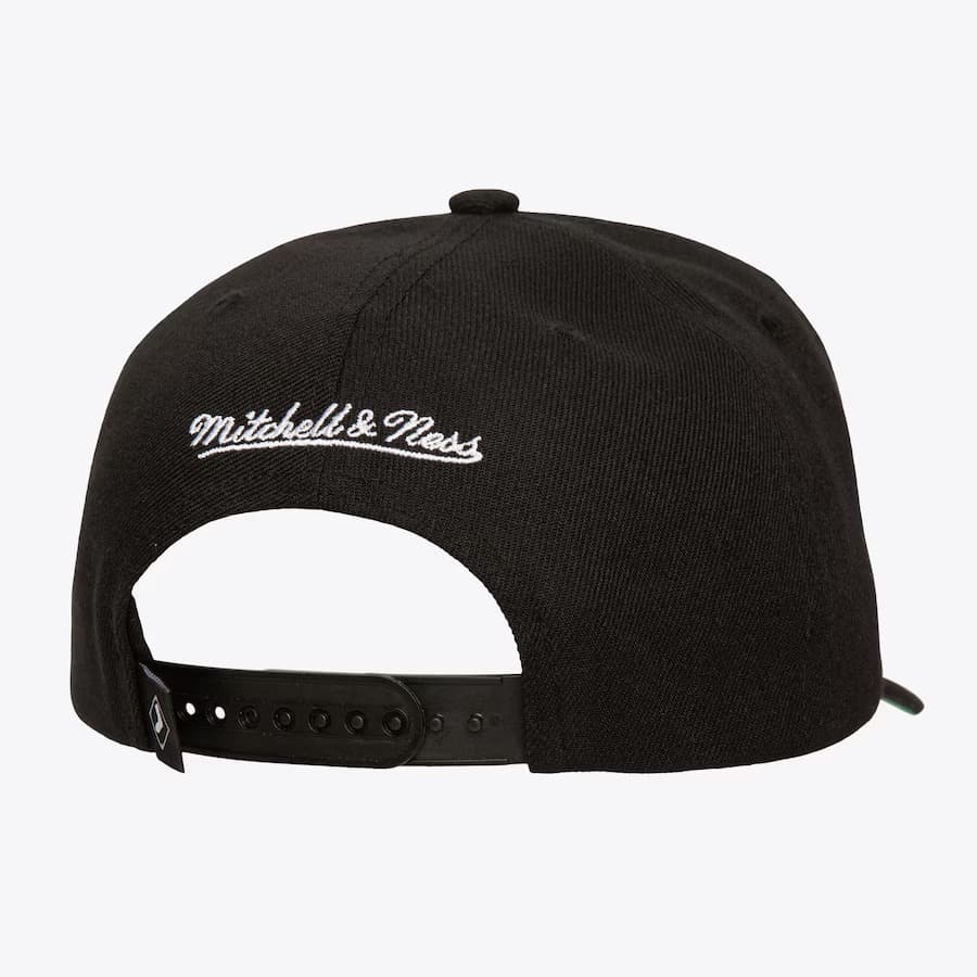 Бейсболка Mitchell & Ness Black Chicago White Sox Neon Logo Pro Crown Snapback Hat