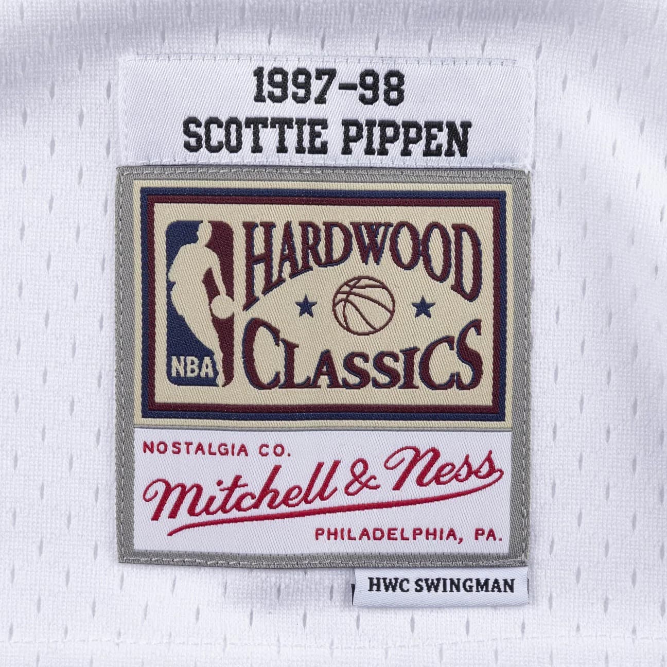 Баскетбольная джерси 1997-1998 Chicago Bulls Scottie Pippen #33 Swingman Hardwood Classic White Jersey