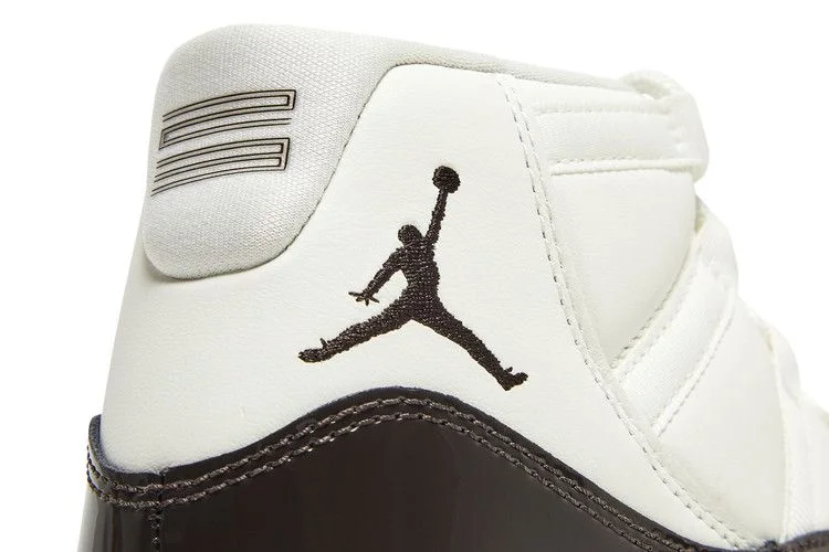 Krossovki-Wmns-Air-Jordan-11-Retro-Neapolitan-9