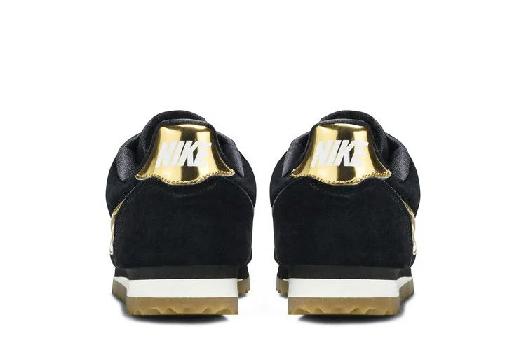 Кроссовки Nike Wmns Classic Cortez SE 'Metallic Gold'