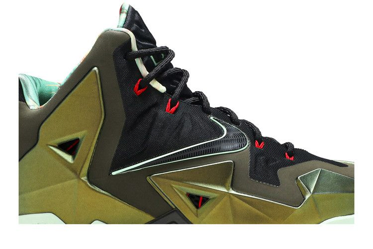 Кроссовки Nike LeBron 11 'King's Pride'