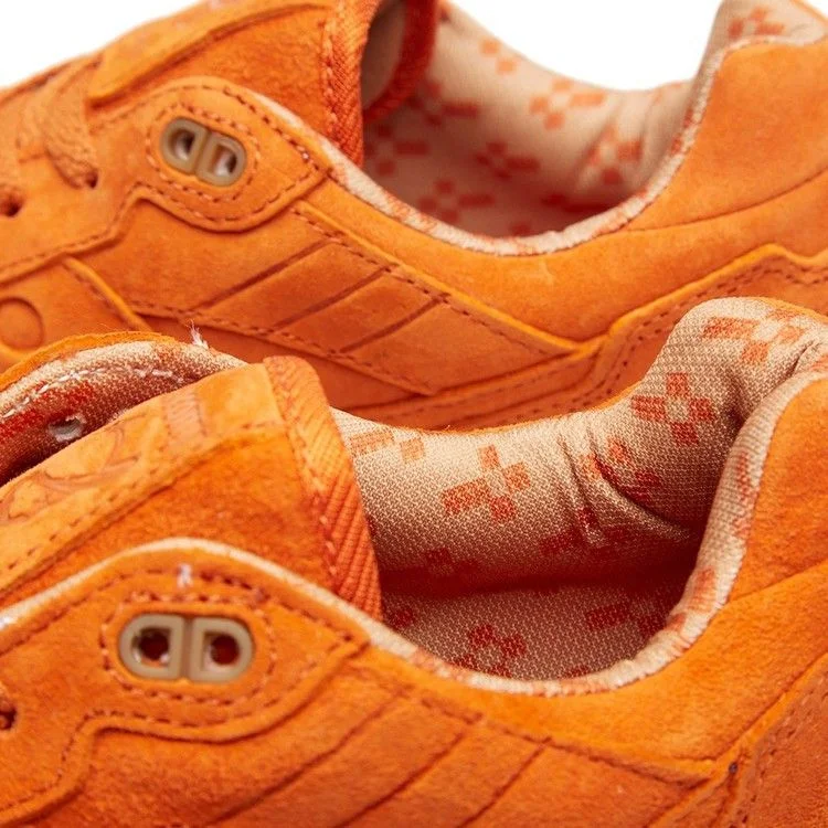 Krossovki-Play-Cloths-x-Saucony-Shadow-5000-Strange-Fruit-4