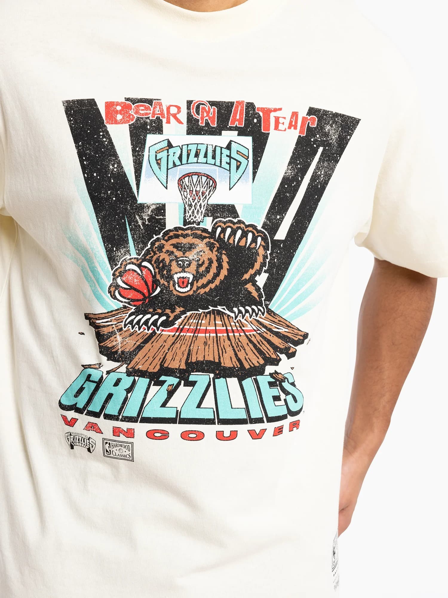 Футболка Mitchell & Ness Vancouver Grizzlies Vintage Bear On A Tear NBA T-Shirt