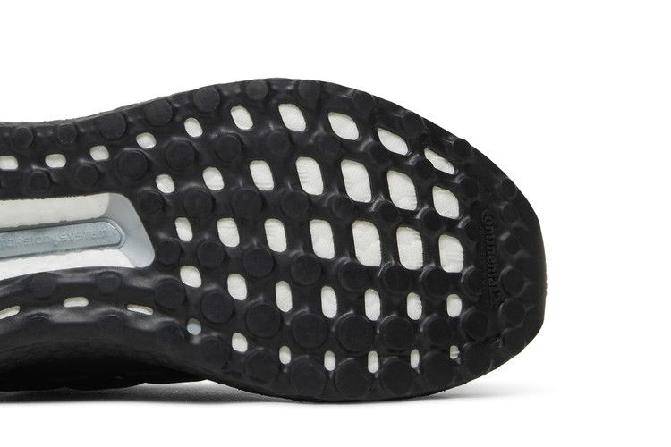 Кроссовки adidas Wmns UltraBoost Cold.RDY 'Polka Dot'
