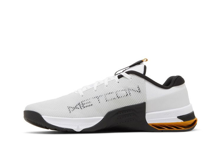 Кроссовки Nike Metcon 8 'White Gold Suede'