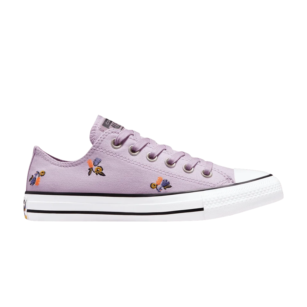 Krossovki-Converse-Wmns-Chuck-Taylor-All-Star-Low-We-Are-Stronger-Together