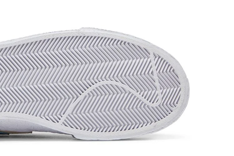 Кроссовки KAWS x sacai x Nike Blazer Low 'Reed'