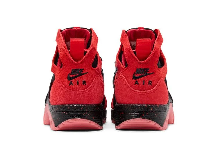 Кроссовки Nike Air Trainer Huarache 'Challenge Red'