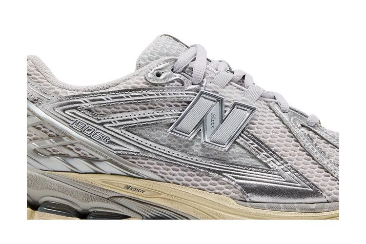 Кроссовки New Balance 1906R 'White Silver Distressed'