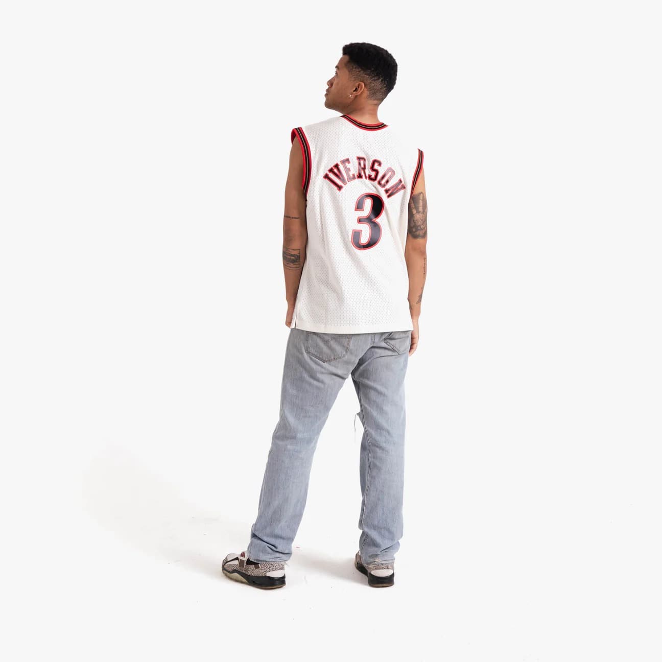 Баскетбольная джерси Philadelphia 76ers Allen Iverson #3 Swingman Hardwood Classics Off White Jersey
