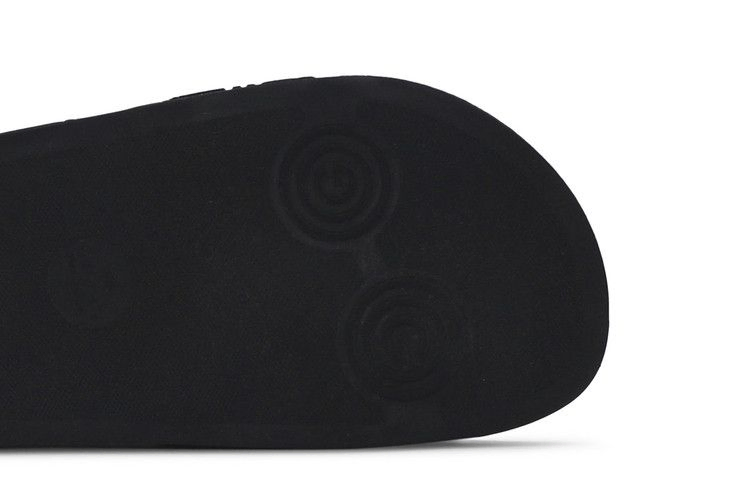 gucci-rubber-gg-slide-black-575957-jdr00-1000_04