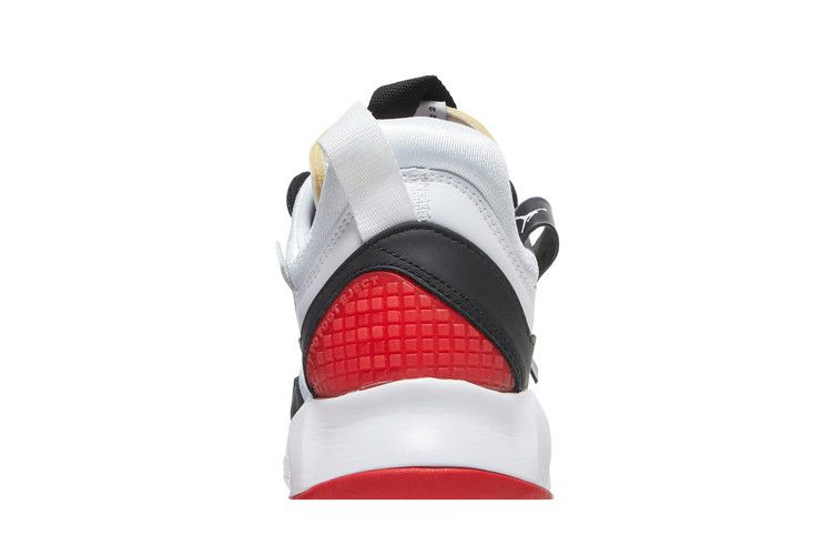 jordan-ma2-light-smoke-grey-university-red-cv8122-106_06