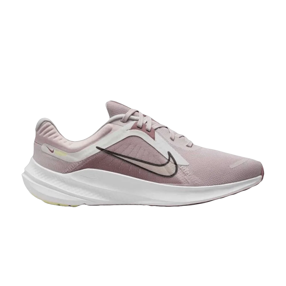 Krossovki-Nike-Wmns-Quest-5-Purple