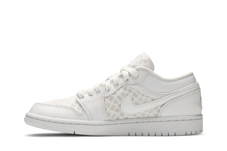 Кроссовки Wmns Air Jordan 1 Low Breathe 'Triple White'