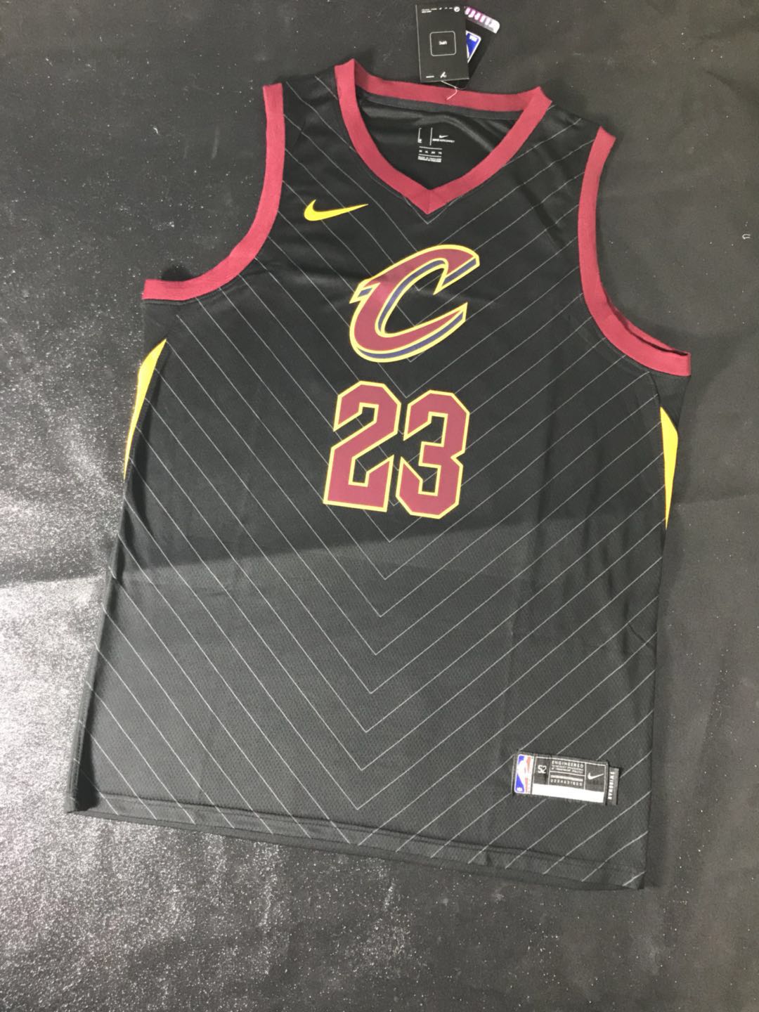 Баскетбольная джерси 2017-18 LeBron James Cleveland Cavaliers #23 Statement Black
