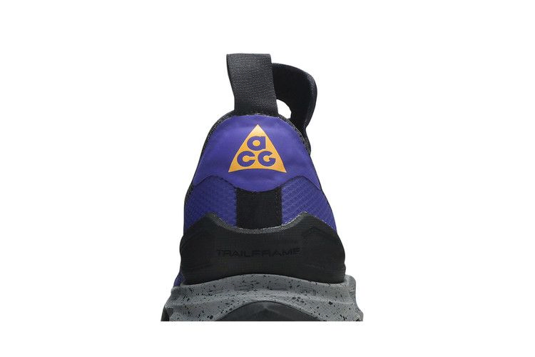 acg-zoom-air-ao-fusion-violet-red-ct2898-400_06