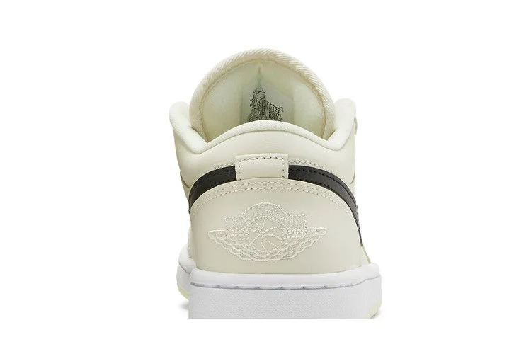 Кроссовки Wmns Air Jordan 1 Low 'Coconut Milk'