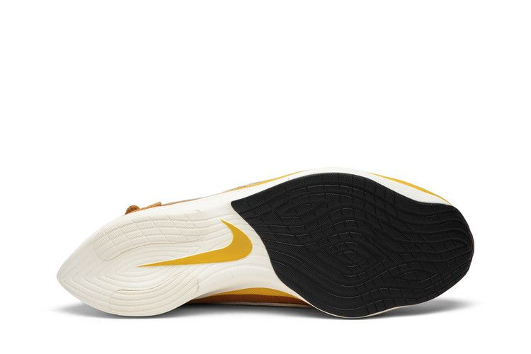 Кроссовки Nike Moon Racer QS 'Amarillo'