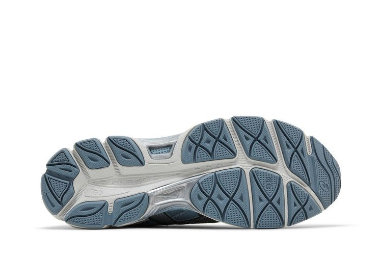 gel-nyc-2055-glacier-dolphin-grey-1203a542-020_03
