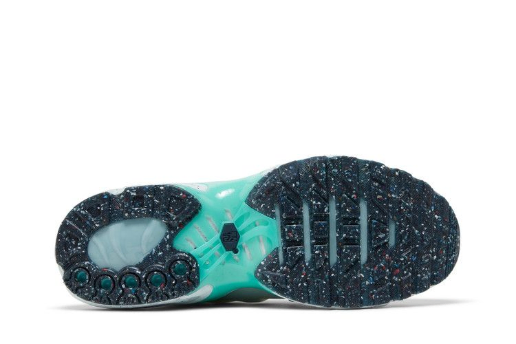 air-max-terrascape-plus-tropical-twist-dn4590-400_03