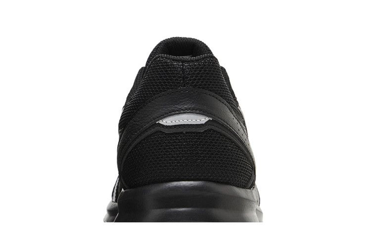 jog-100s-triple-black-1201a325-001_06