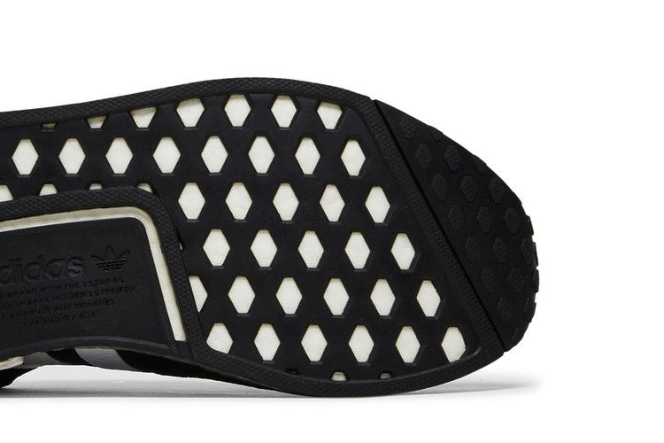 Кроссовки Adidas NMD_R1 'Glitch - Black White'