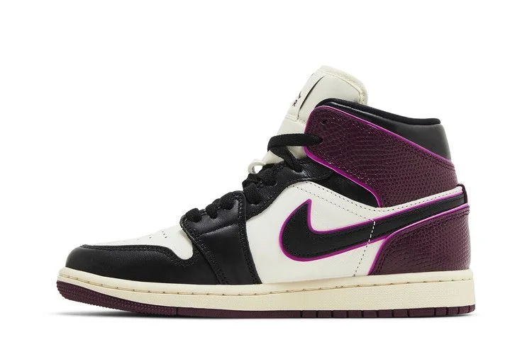 Кроссовки Wmns Air Jordan 1 Mid SE 'Bordeaux'