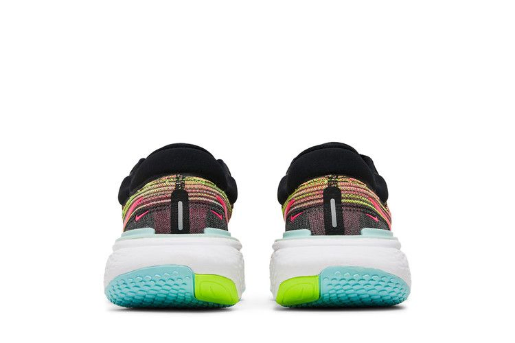 wmns-zoomx-invincible-run-flyknit-volt-bright-mango-dj5926-700_05