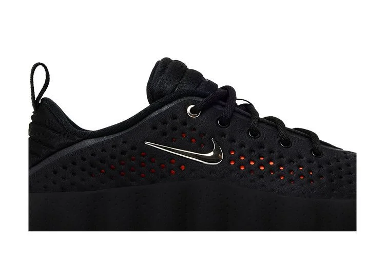 Krossovki-Nike-Wmns-Mind-002-Black-Hyper-Crimson-1