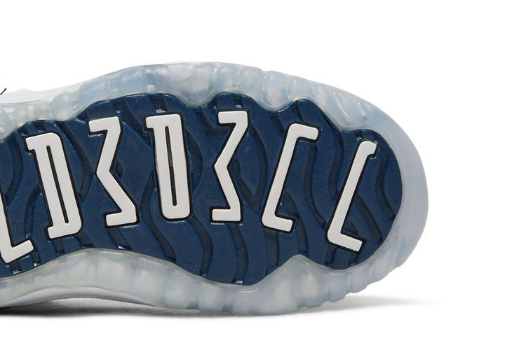 air-jordan-11-retro-low-ps-navy-snakeskin-2019-cd6848-102_04