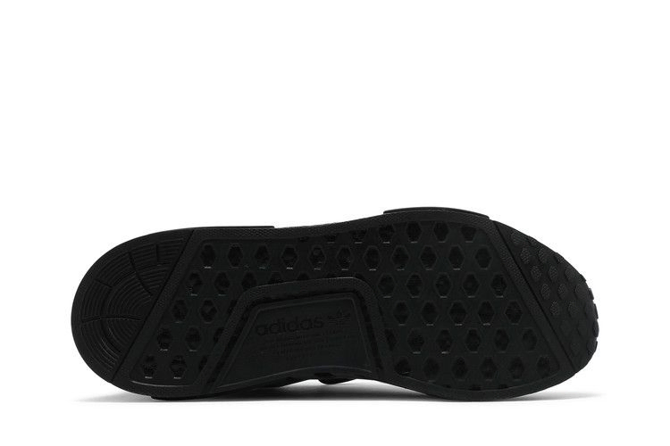 nmd_r1-black-carbon-gz7946_03
