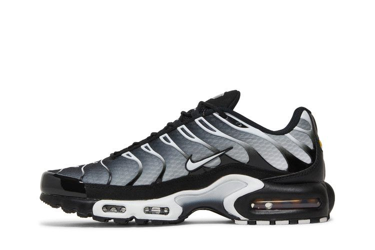 air-max-plus-black-metallic-silver-dm0032-003_02