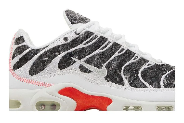 Кроссовки Nike Air Max Plus Essential 'Crater - Photon Dust'