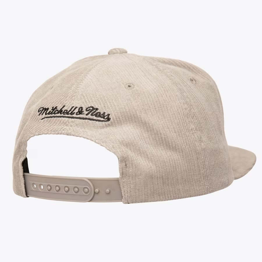 Mitchell-Ness-Cream-Chicago-White-Sox-Corduroy-Snapback-Hat-1