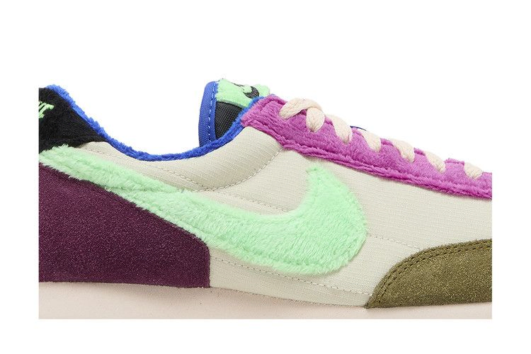 wmns-daybreak-fur-pack-fossil-cactus-flower-dc3275-235_01