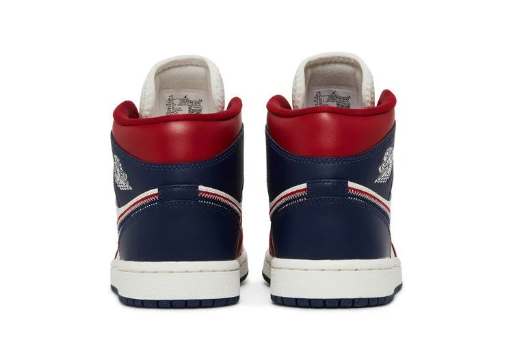 Кроссовки Wmns Air Jordan 1 Mid SE 'USA' 2022