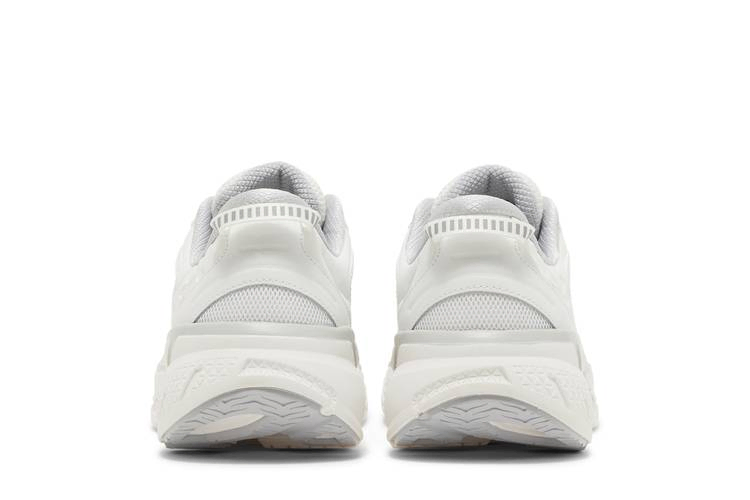 clifton-l-triple-white-1114770-wwh_05