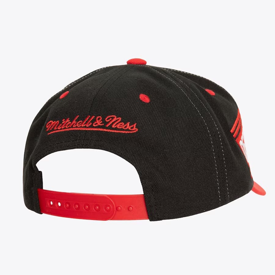 Mitchell-Ness-Black-Detroit-Red-Wings-Overbite-Pro-Vintage-Snapback-Hat-1
