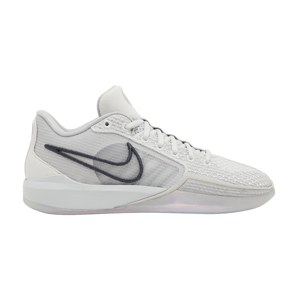 Krossovki-Nike-Wmns-Sabrina-1-Ionic