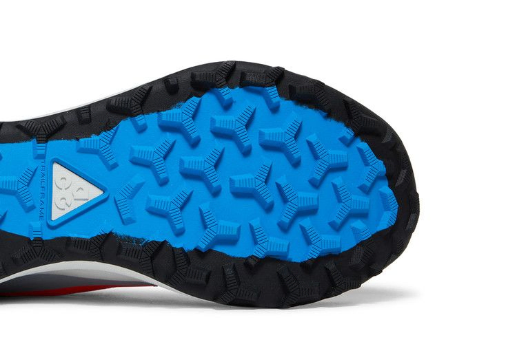 acg-lowcate-wolf-grey-bright-crimson-dm8019-001_04