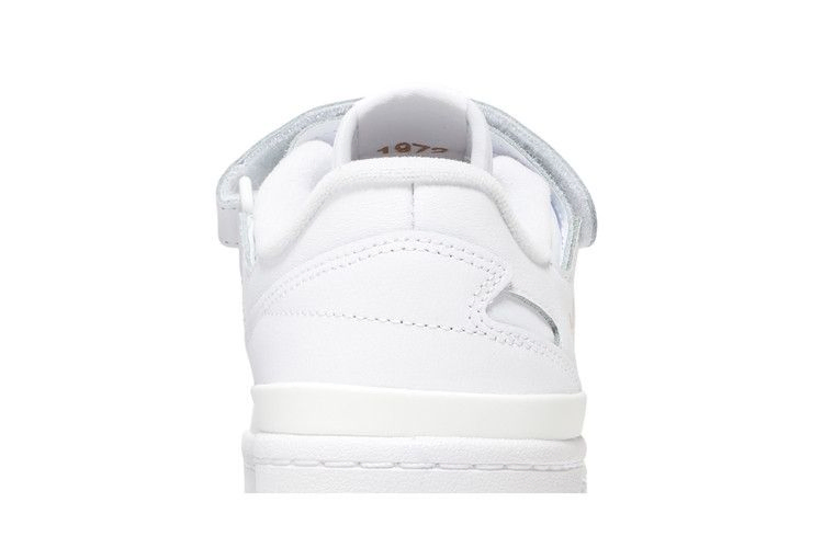 wmns-forum-low-white-rose-gold-metallic-hq7105_06