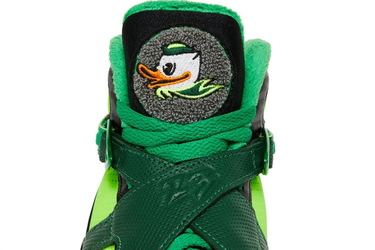 air-jordan-8-retro-university-of-oregon-green-division-street-exclusive-sp22-mnjdls-661-aj8-1300136_08